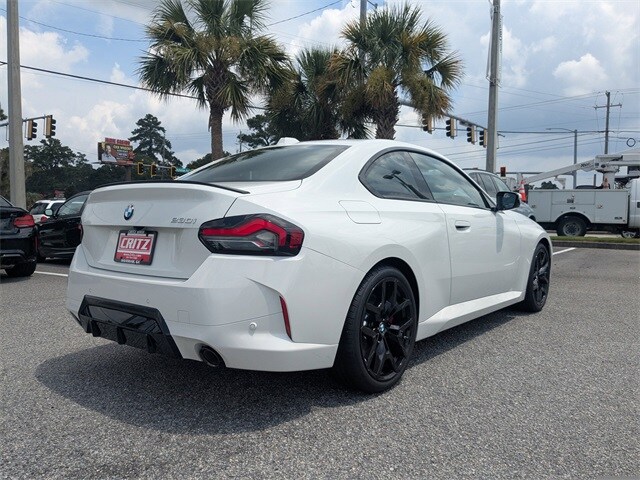 2025 Bmw 230i Coupe photo 4