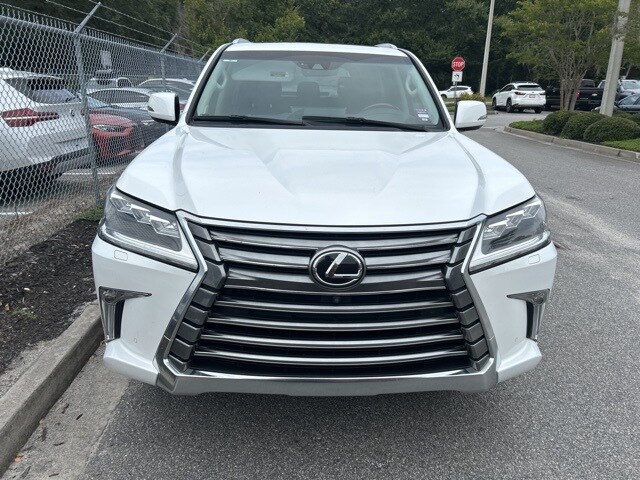 2021 Lexus LX 570 photo 3