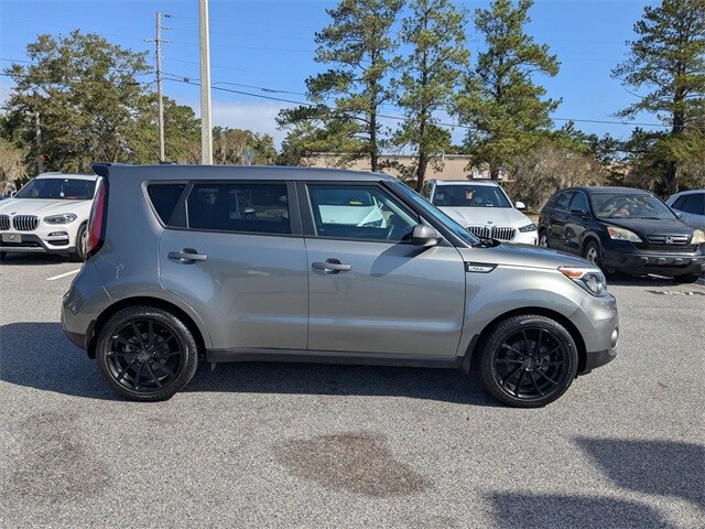 2017 Kia Soul Plus photo 3
