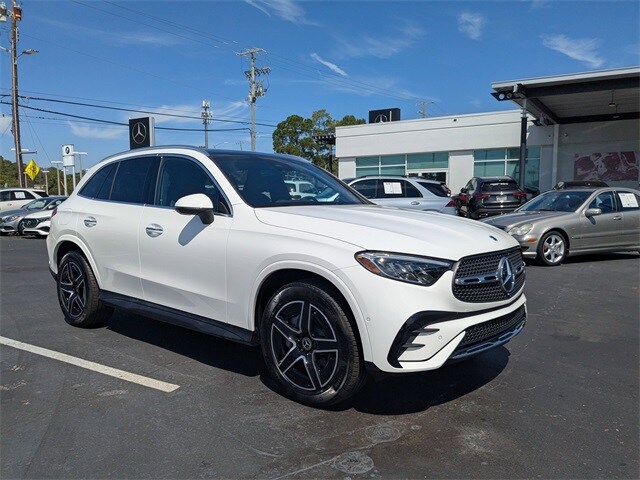 2025 Mercedes Benz GLC 300 4MATIC photo 2