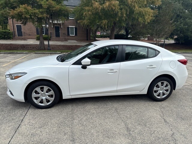 2018 Mazda Mazda3 Sport photo 2