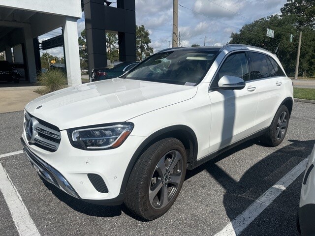 2022 Mercedes Benz GLC 300 photo 2