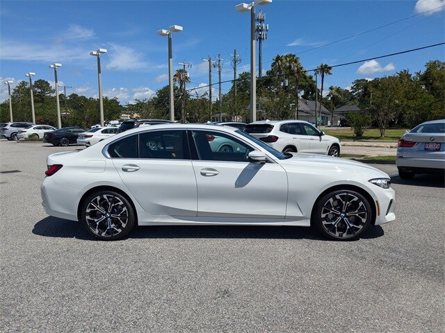 2025 Bmw 330i Sedan photo 3