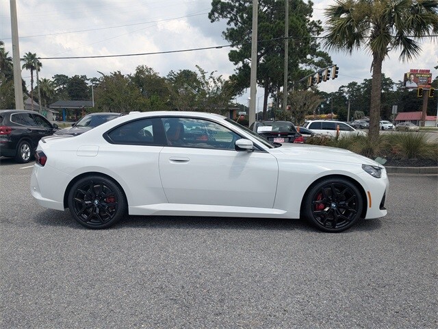 2025 Bmw 230i Coupe photo 3