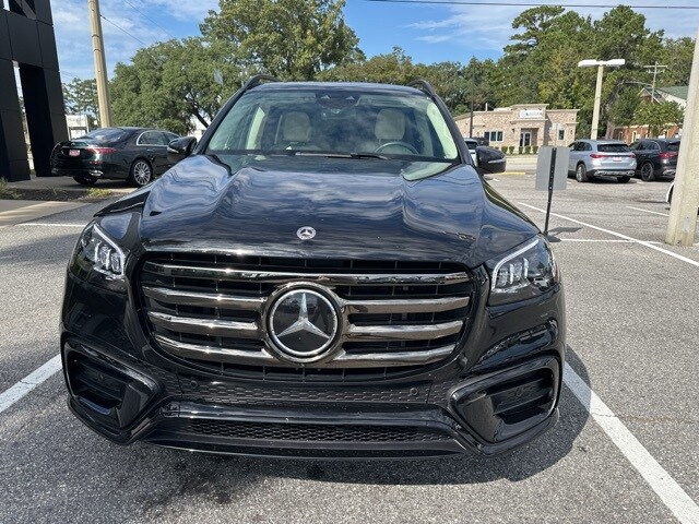 2025 Mercedes Benz GLS 450 4MATIC photo 4
