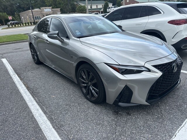2023 Lexus IS 350 F SPORT photo 4