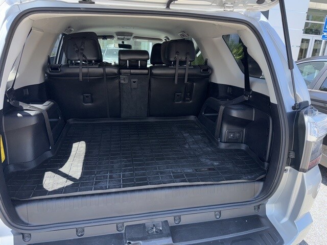 2019 Toyota 4Runner SR5 photo 4