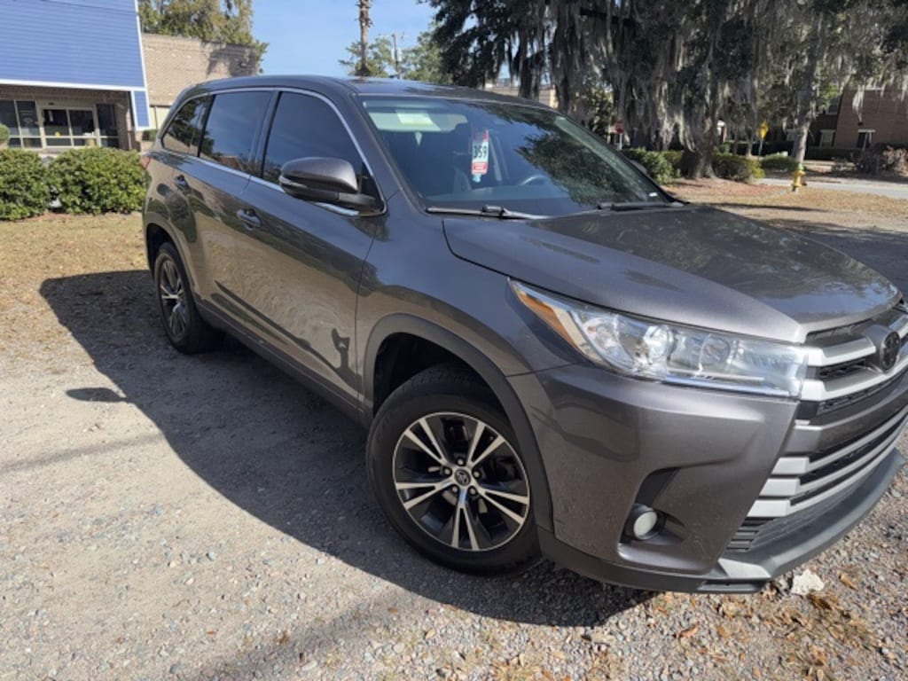 Used 2018 Toyota Highlander LE Plus SUV