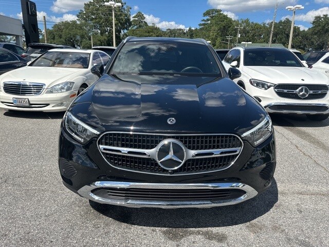 2025 Mercedes Benz GLC 300 photo 4
