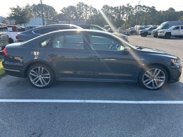 2018 Volkswagen Passat 2.0T S photo 3