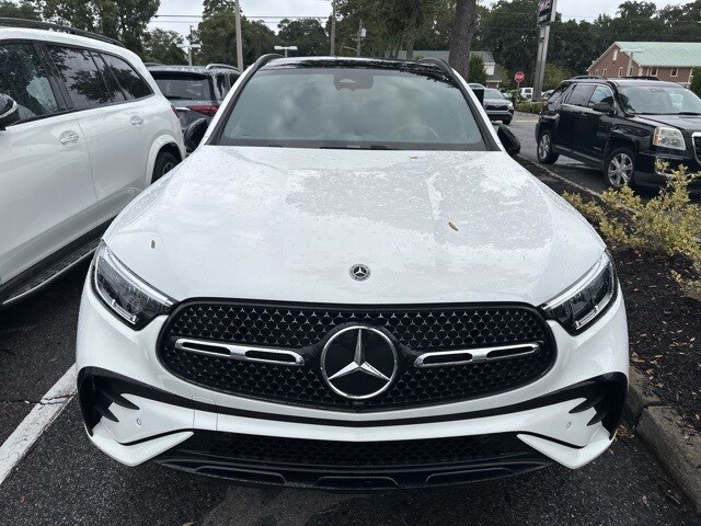 2025 Mercedes Benz GLC 300 4MATIC photo 3