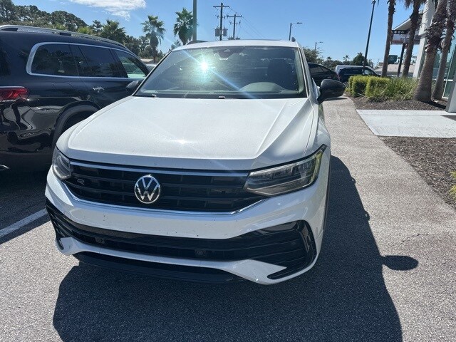 2022 Volkswagen Tiguan SE R-Line Black photo 3