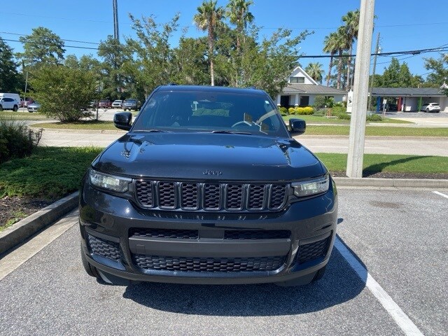 2023 Jeep Grand Cherokee Altitude photo 2