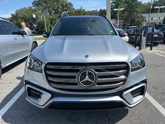 2024 Mercedes Benz GLS 450 4MATIC photo 3