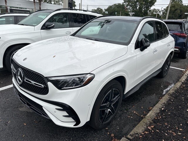 2025 Mercedes Benz GLC 300 4MATIC photo 2