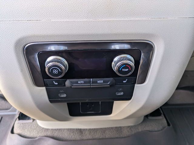 2022 GMC Yukon XL Denali - Photo 19