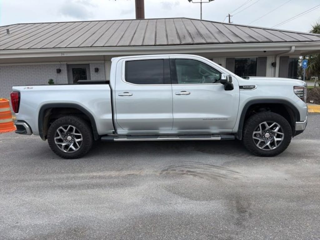 Used 2022 GMC Sierra 1500 SLT Truck Crew Cab