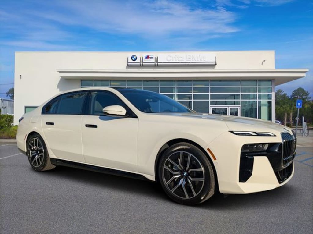 New 2026 BMW 740i xDrive Sedan