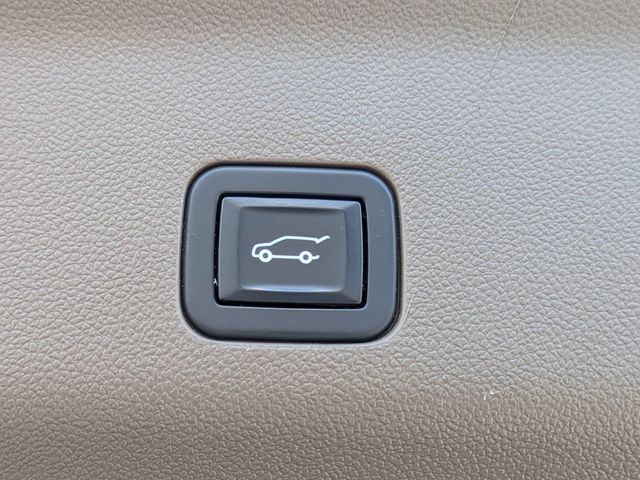 2022 GMC Yukon XL Denali - Photo 16