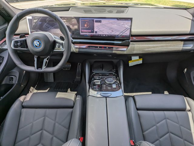 2027 BMW 5 Series 550e - Photo 15