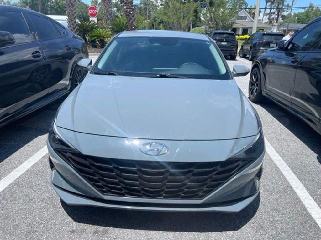 Used 2022 Hyundai Elantra SEL Sedan