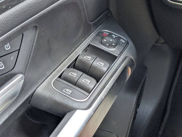 2025 Mercedes-Benz GLB Base - Photo 25