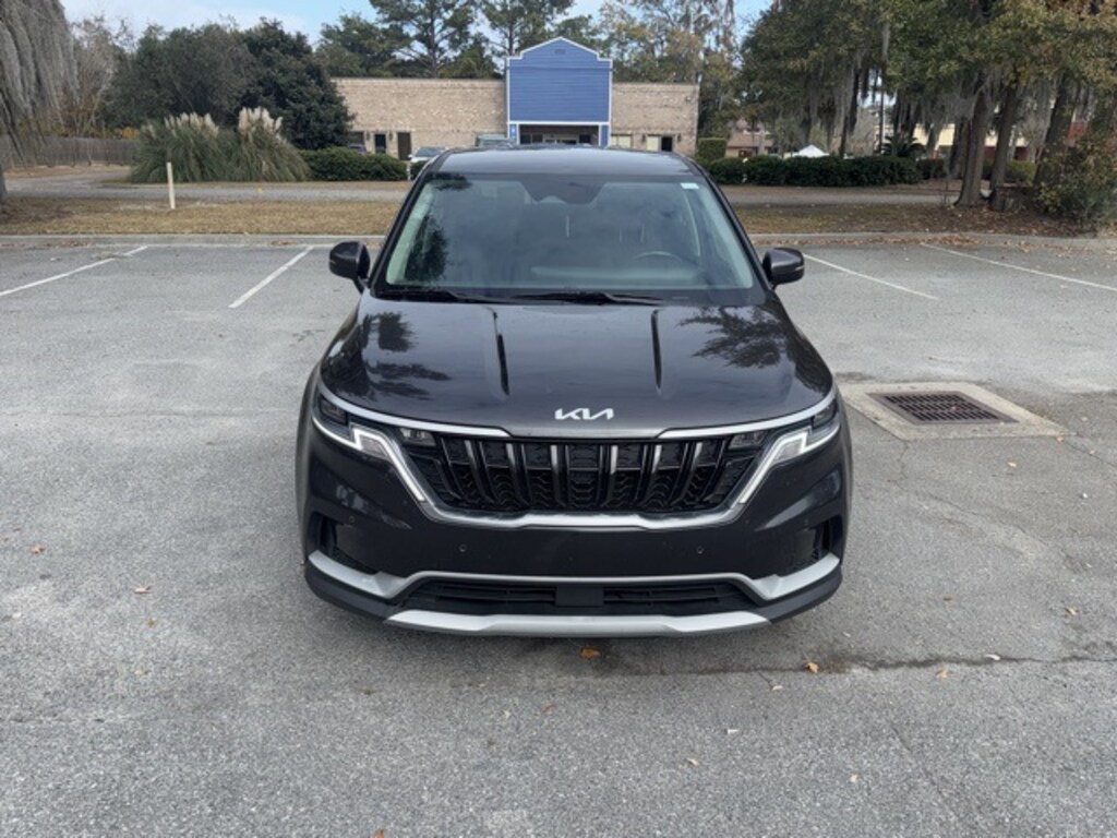 Used 2022 Kia Carnival EX MPV