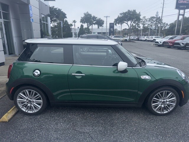 2021 Mini Cooper Signature 2 Door Hardtop photo 3