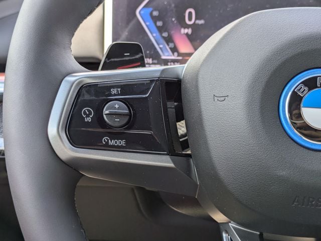 2027 BMW 5 Series 550e - Photo 25
