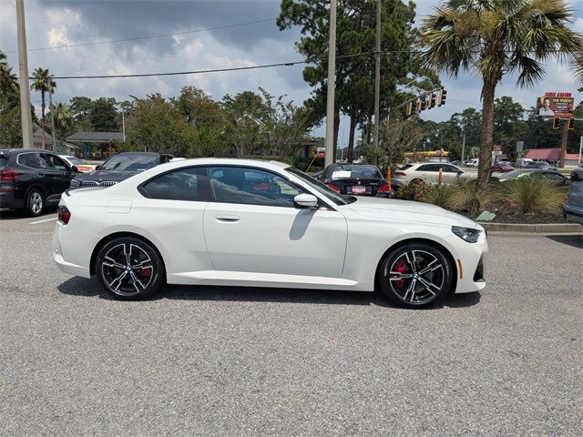 2025 Bmw 230i Coupe photo 3