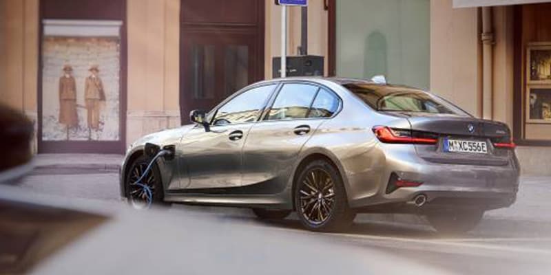 2022 BMW 330e