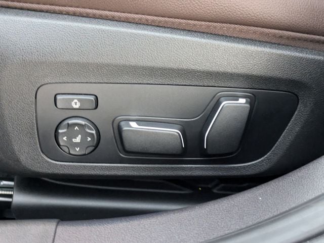 2026 BMW 3 Series 330i - Photo 20