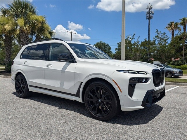 2026 Bmw X7 M60i photo 2