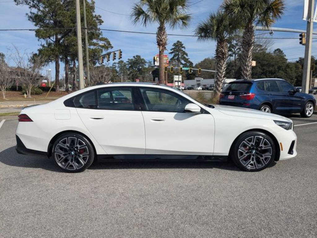 New 2026 BMW 530i xDrive Sedan