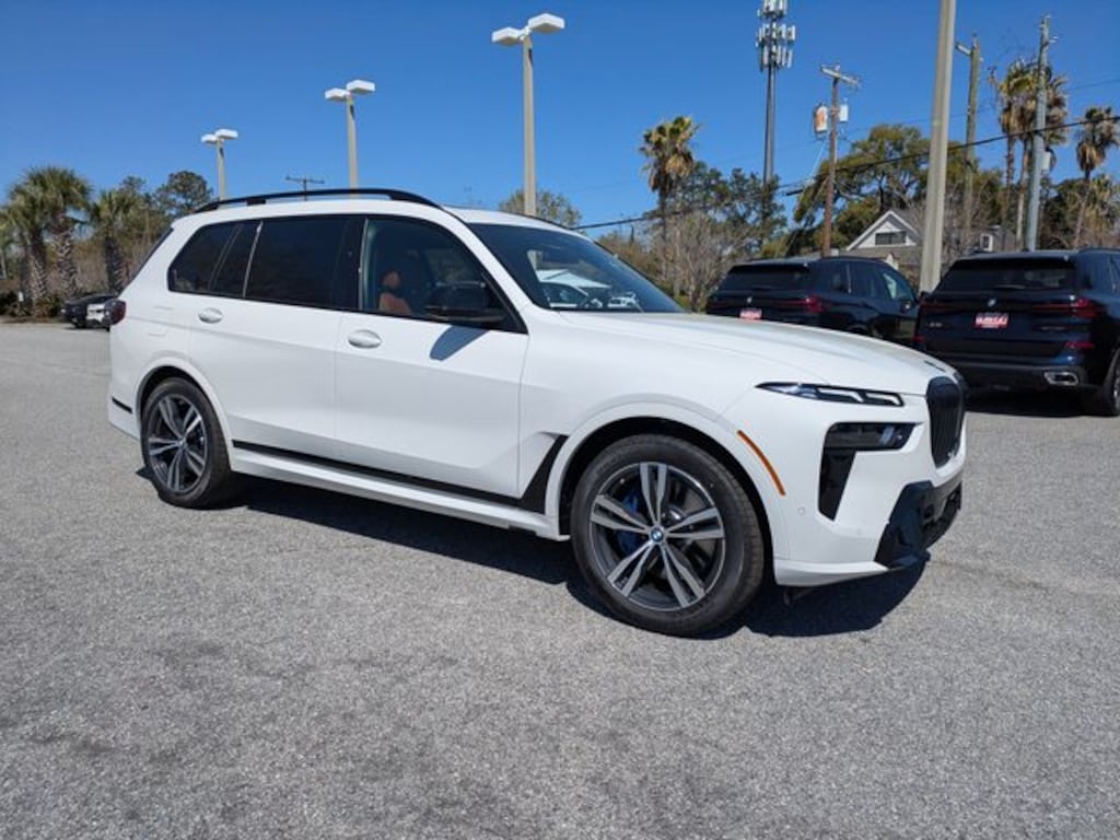 New 2026 BMW X7 M60i SUV
