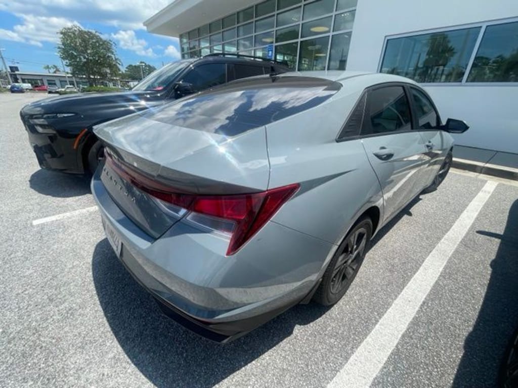 Used 2022 Hyundai Elantra SEL Sedan