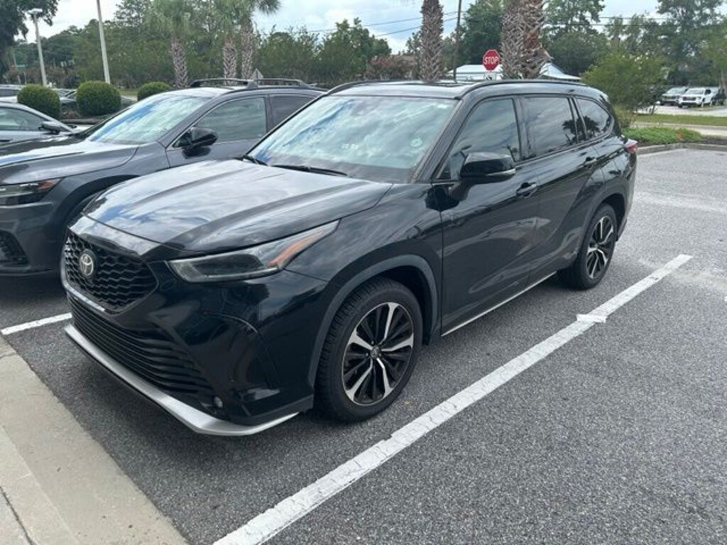 Used 2022 Toyota Highlander XSE SUV