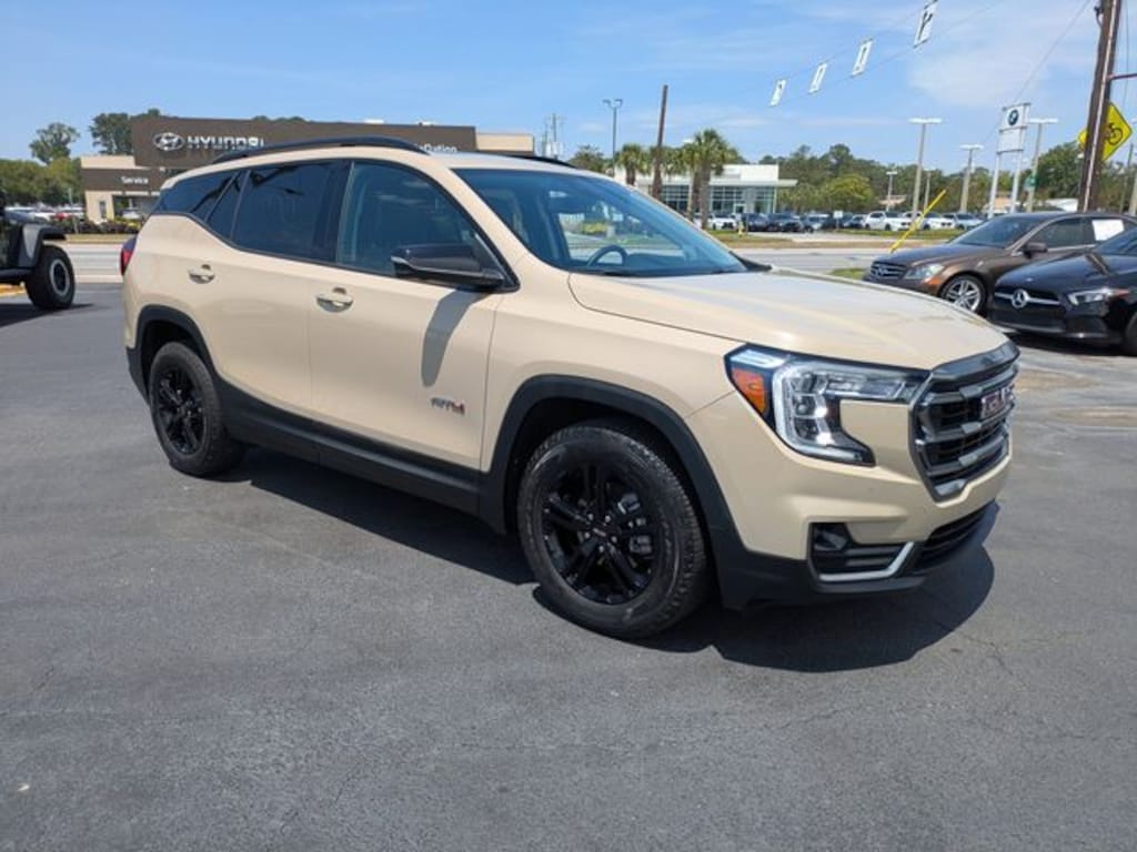 Used 2022 GMC Terrain AT4 SUV