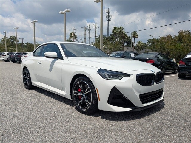 2025 Bmw 230i Coupe photo 2