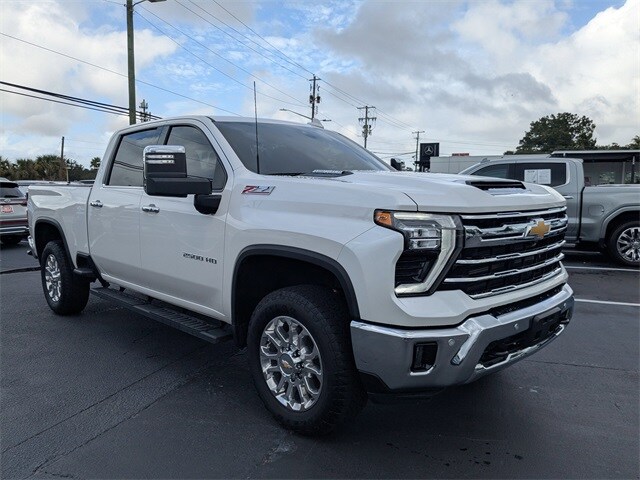 2024 Chevrolet Silverado 2500HD LTZ photo 2