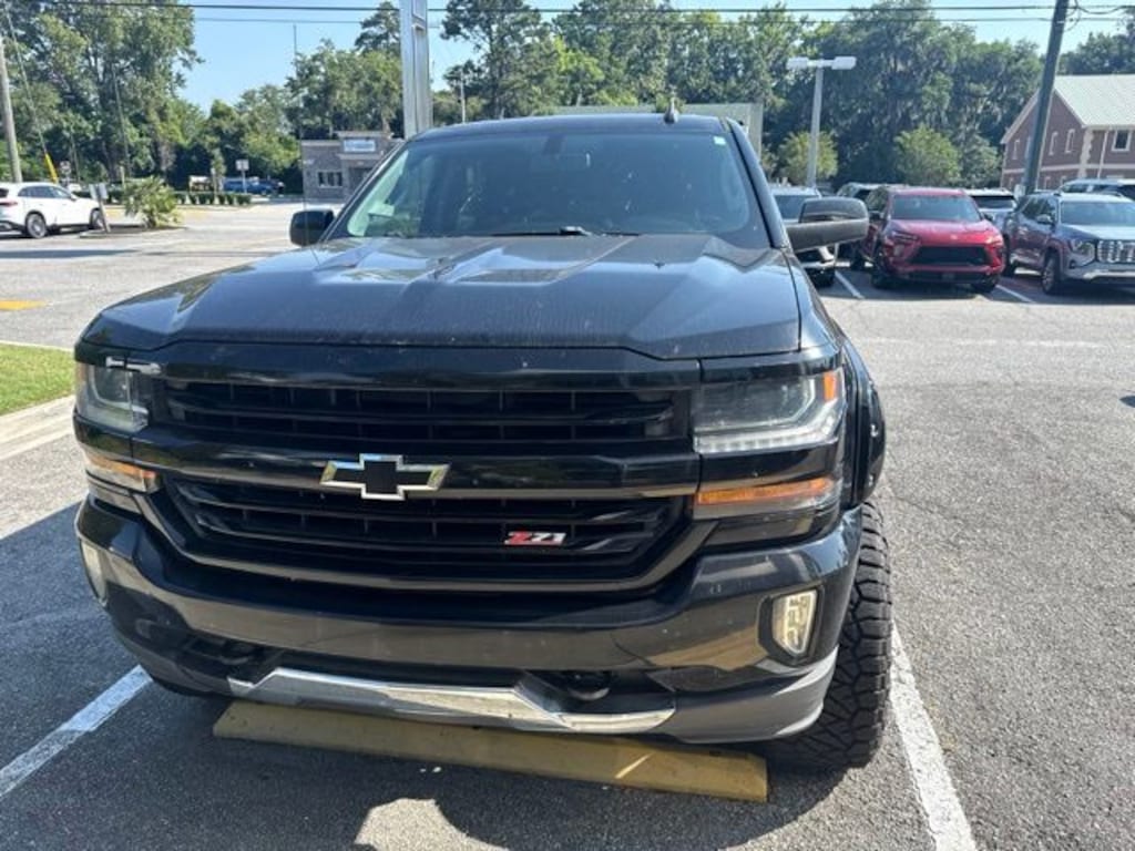 Used 2017 Chevrolet Silverado 1500 LT w/1LT Truck Crew Cab