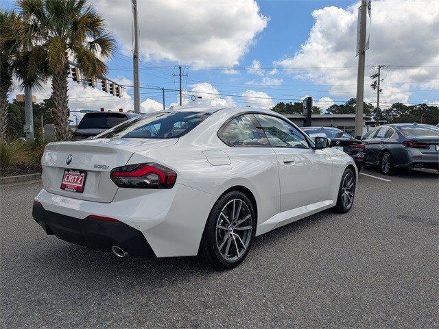 2025 Bmw 230i Coupe photo 3