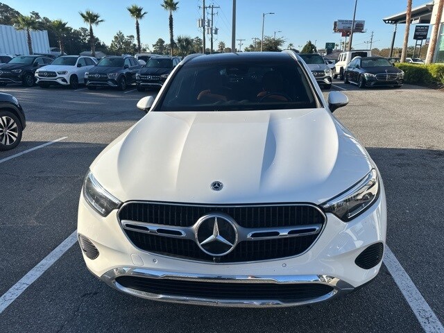 2024 Mercedes Benz GLC 300 photo 2