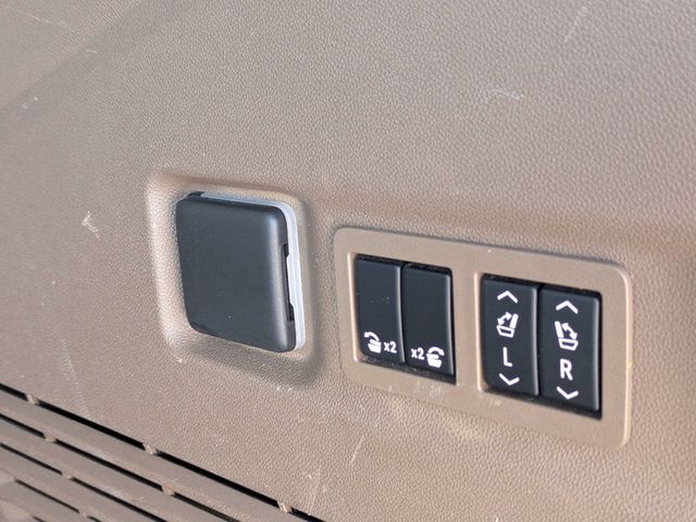 2022 GMC Yukon XL Denali - Photo 15