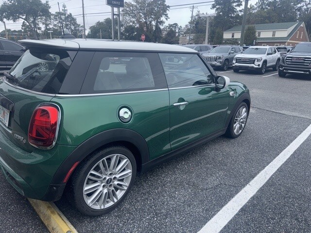2021 Mini Cooper Signature 2 Door Hardtop photo 4