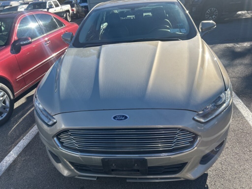 Used 2015 Ford Fusion SE Sedan