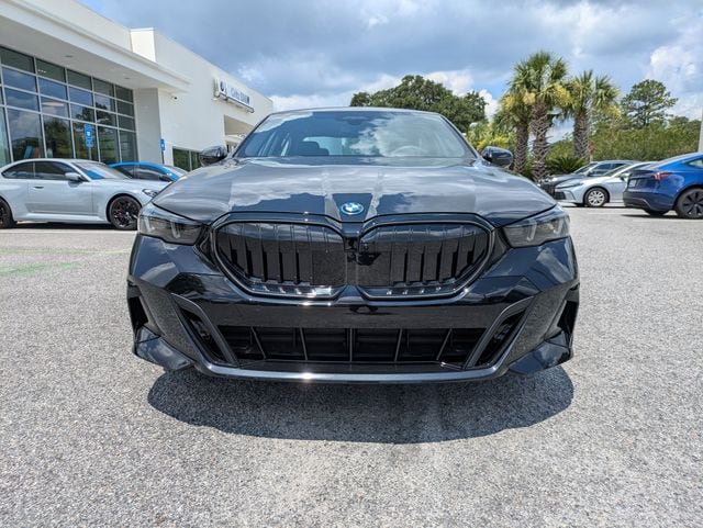 2027 BMW 5 Series 550e - Photo 10