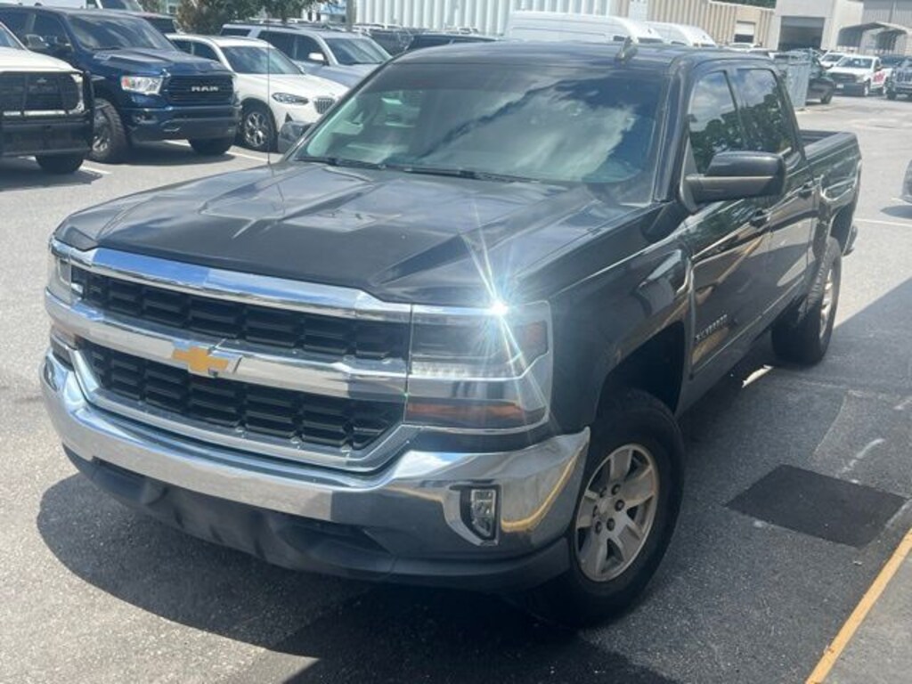 Used 2017 Chevrolet Silverado 1500 LT w/1LT Truck Crew Cab