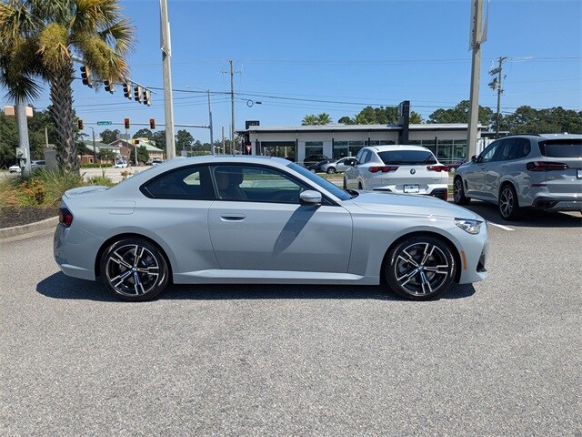 2025 Bmw 230i Coupe photo 3