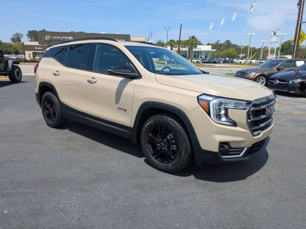 Used 2022 GMC Terrain AT4 SUV